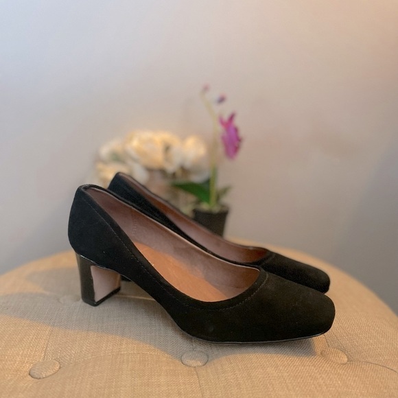 Donald J Pliner Black Suede Shoes - Size 6.5 - Picture 3 of 11